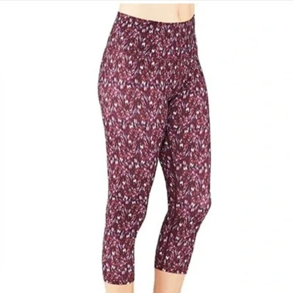 manduka Pants - Manduka NWOT Women's Yoga Legging Essential Capri in Adaptation Print Burgundy M